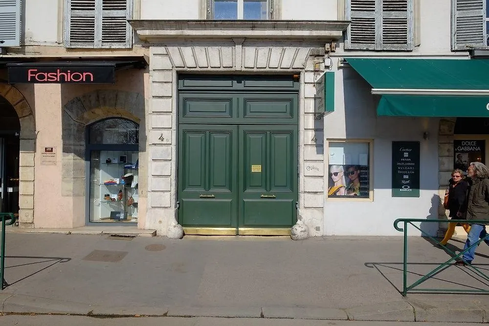 Riva Lofts And Suites Lyon Hotel